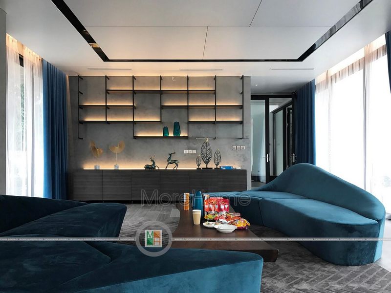 Bàn trà gỗ nguyên tấm cho biệt thự hiện đại vinhomes riverside sang trọng